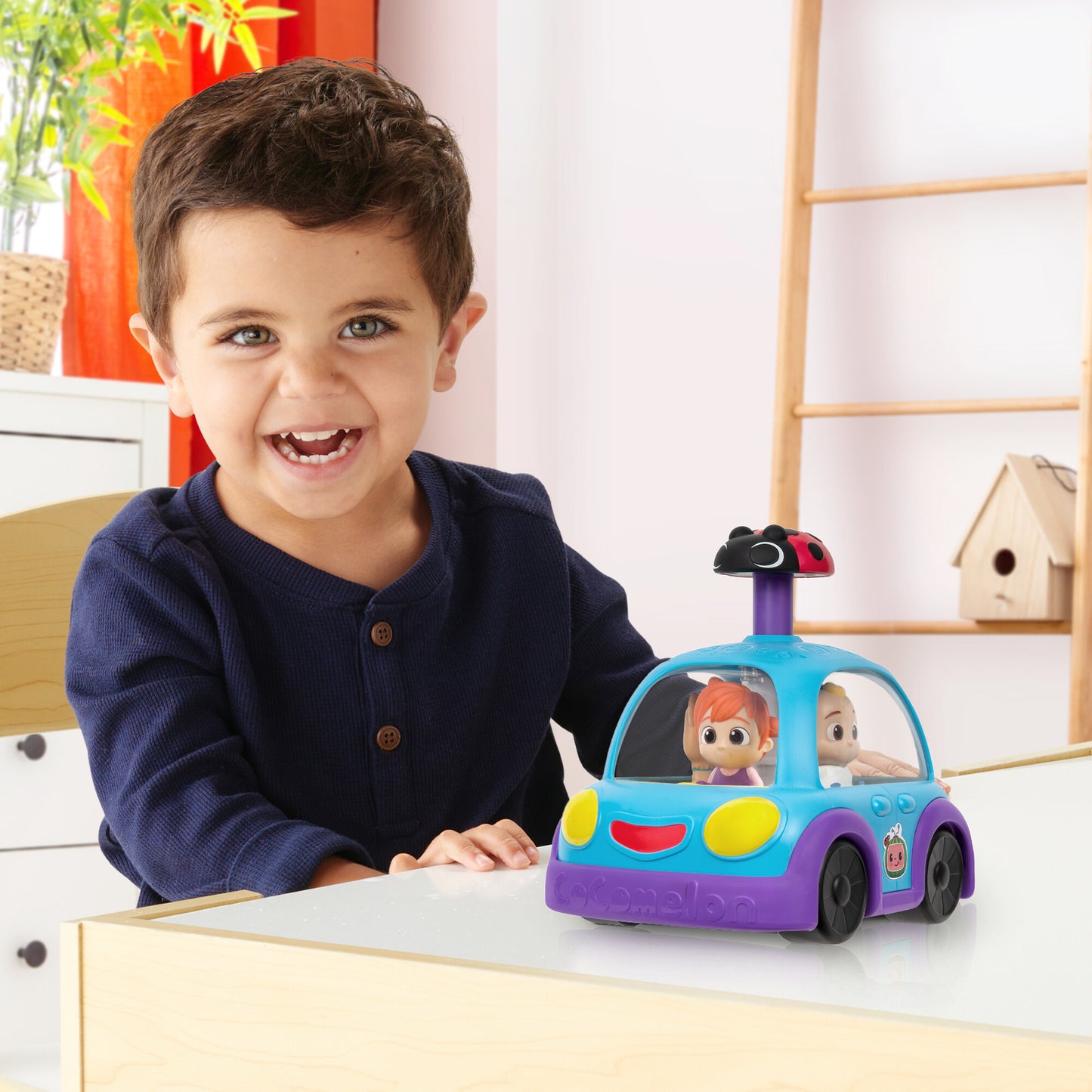 CoComelon Push ‘N Sing Family Car