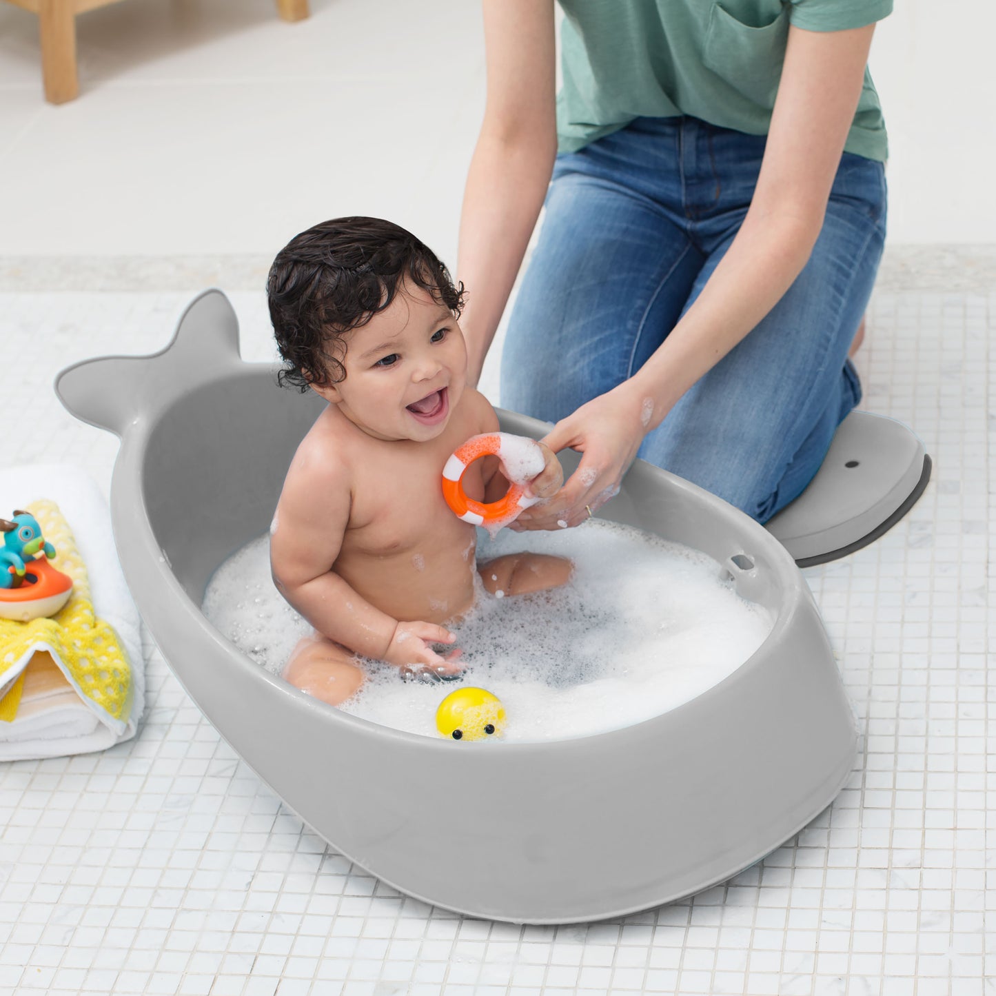 SkipHop - Moby Smart Sling 3-Stage Tub - Grey
