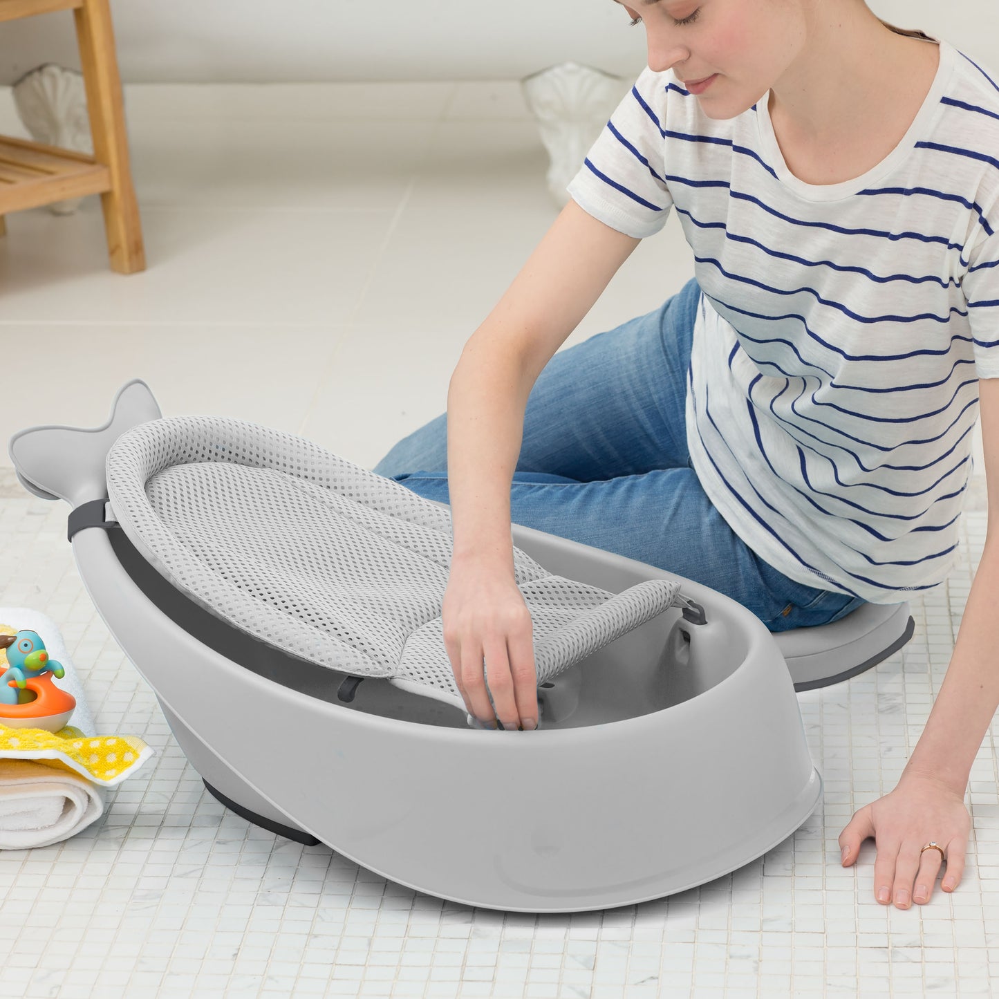 SkipHop - Moby Smart Sling 3-Stage Tub - Grey