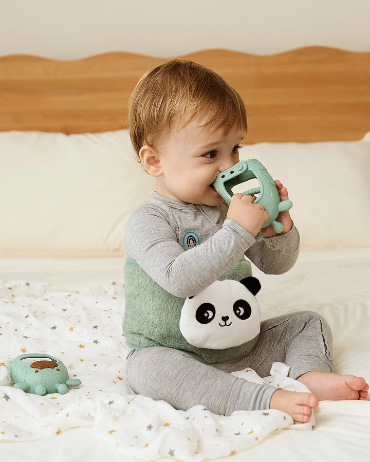 Momcozy Elite Baby Kit contents grouped into health grooming and cleansing care