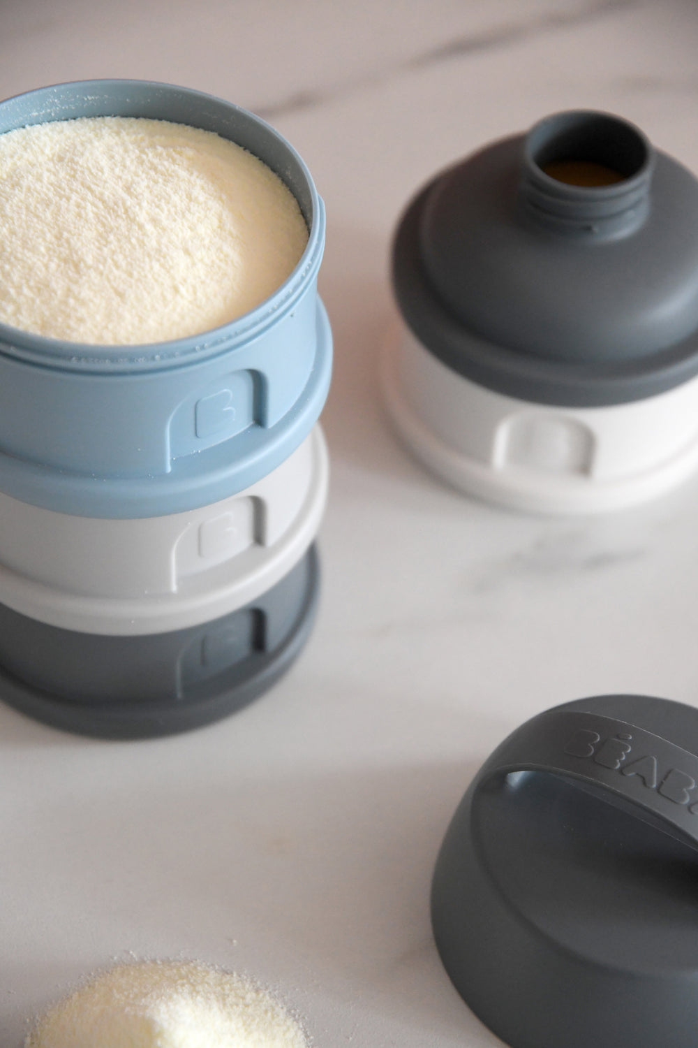 Beaba - 4 Compartments Formula Milk Container -Mineral grey/blue
