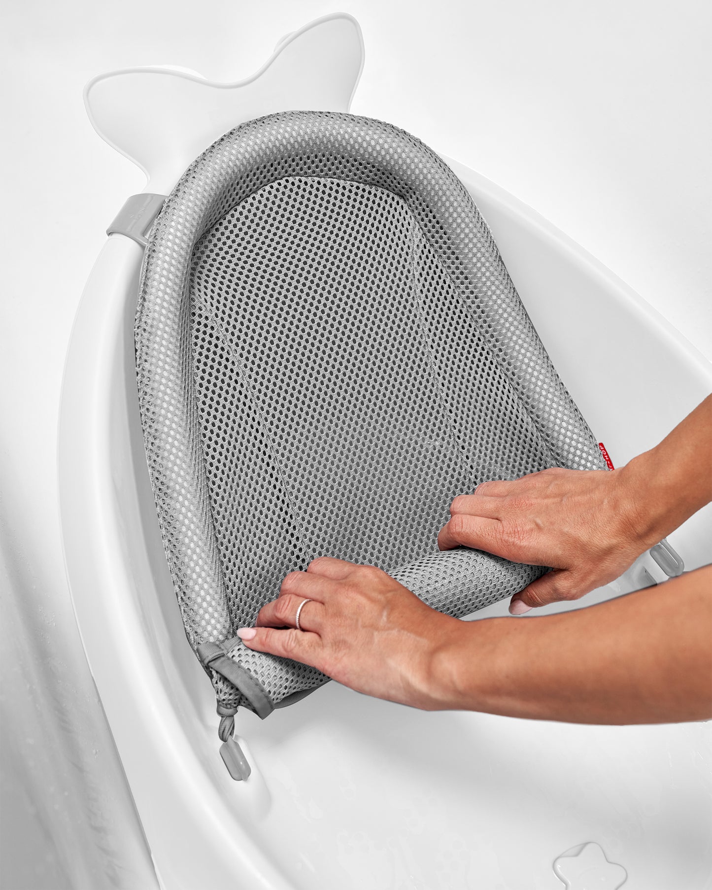 SkipHop - Moby Smart Sling 3-Stage Tub - White