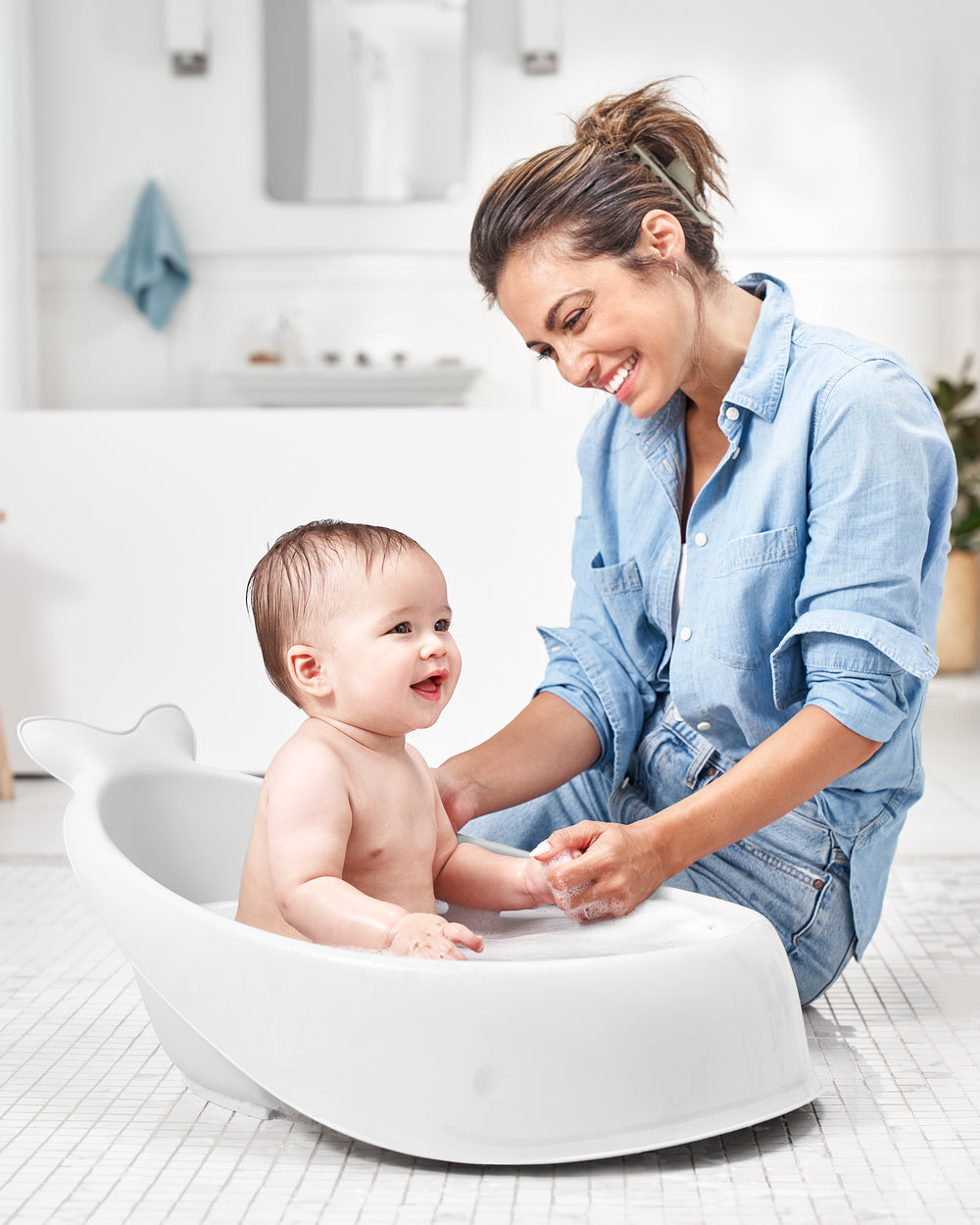Skip Hop Moby Smart Sling 3-Stage Baby Bath Tub – White
