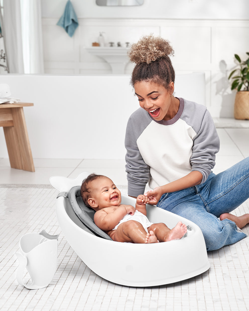 Skip Hop Moby Smart Sling 3-Stage Baby Bath Tub – White