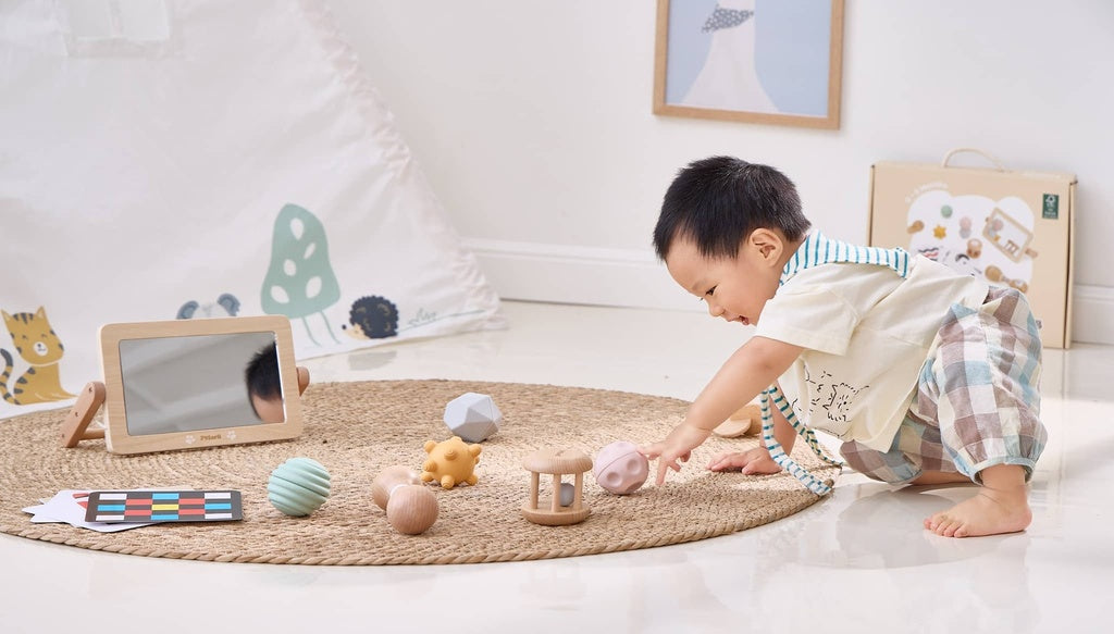 Grow With Me Box: Sensory Seekers (0-6M) - PolarB